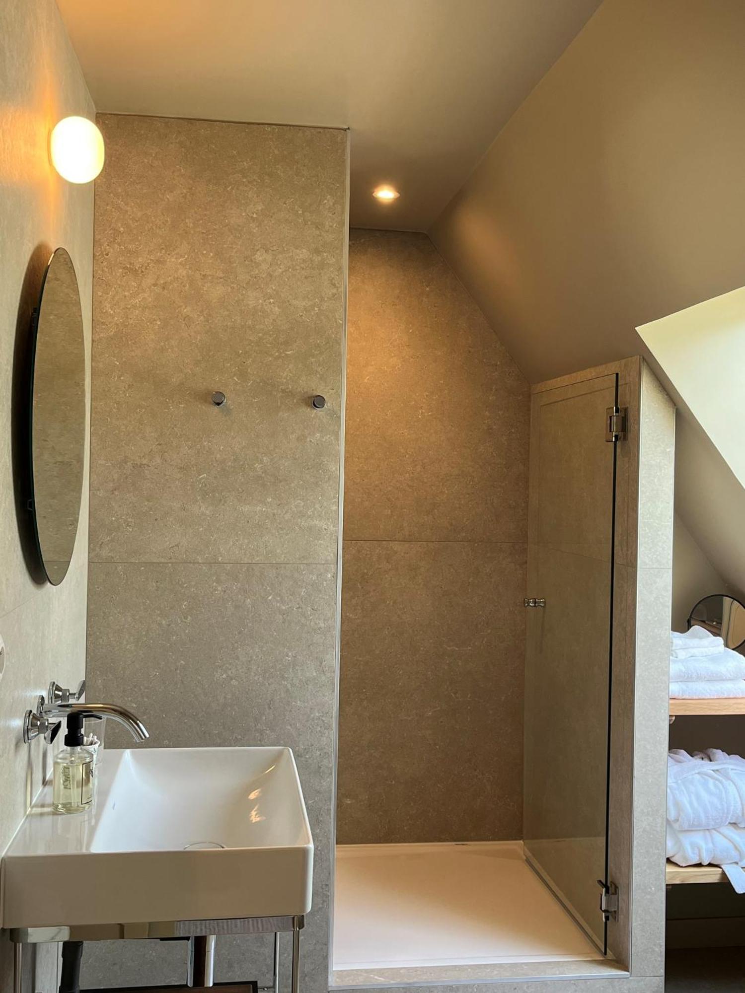 Hotel Les Pres Saint-Hilaire-le-Chatel Kültér fotó
