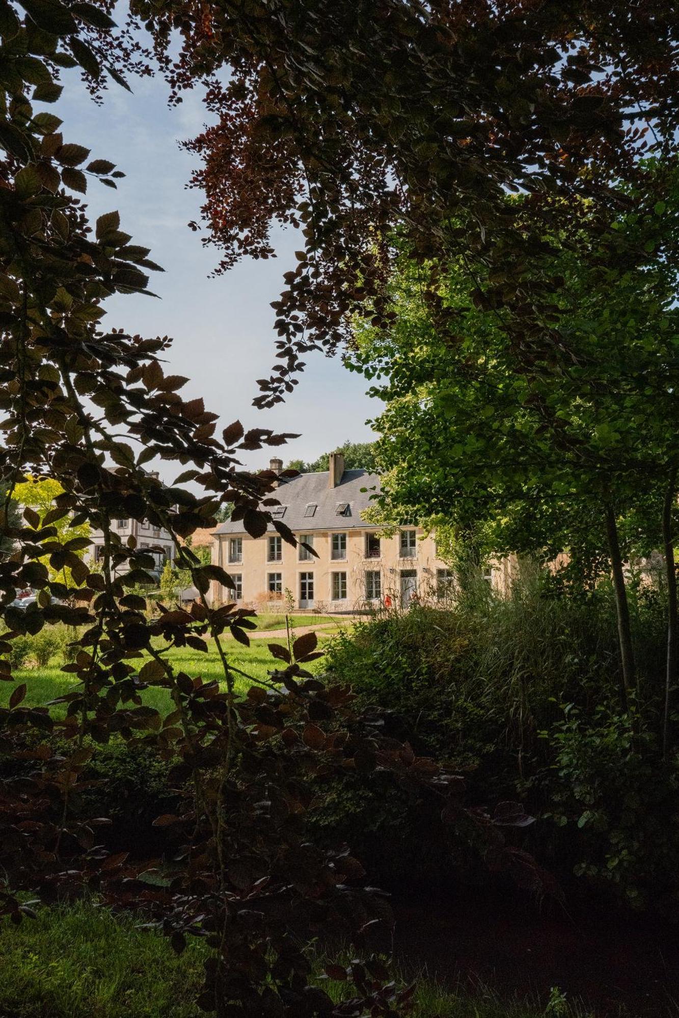 Hotel Les Pres Saint-Hilaire-le-Chatel Kültér fotó